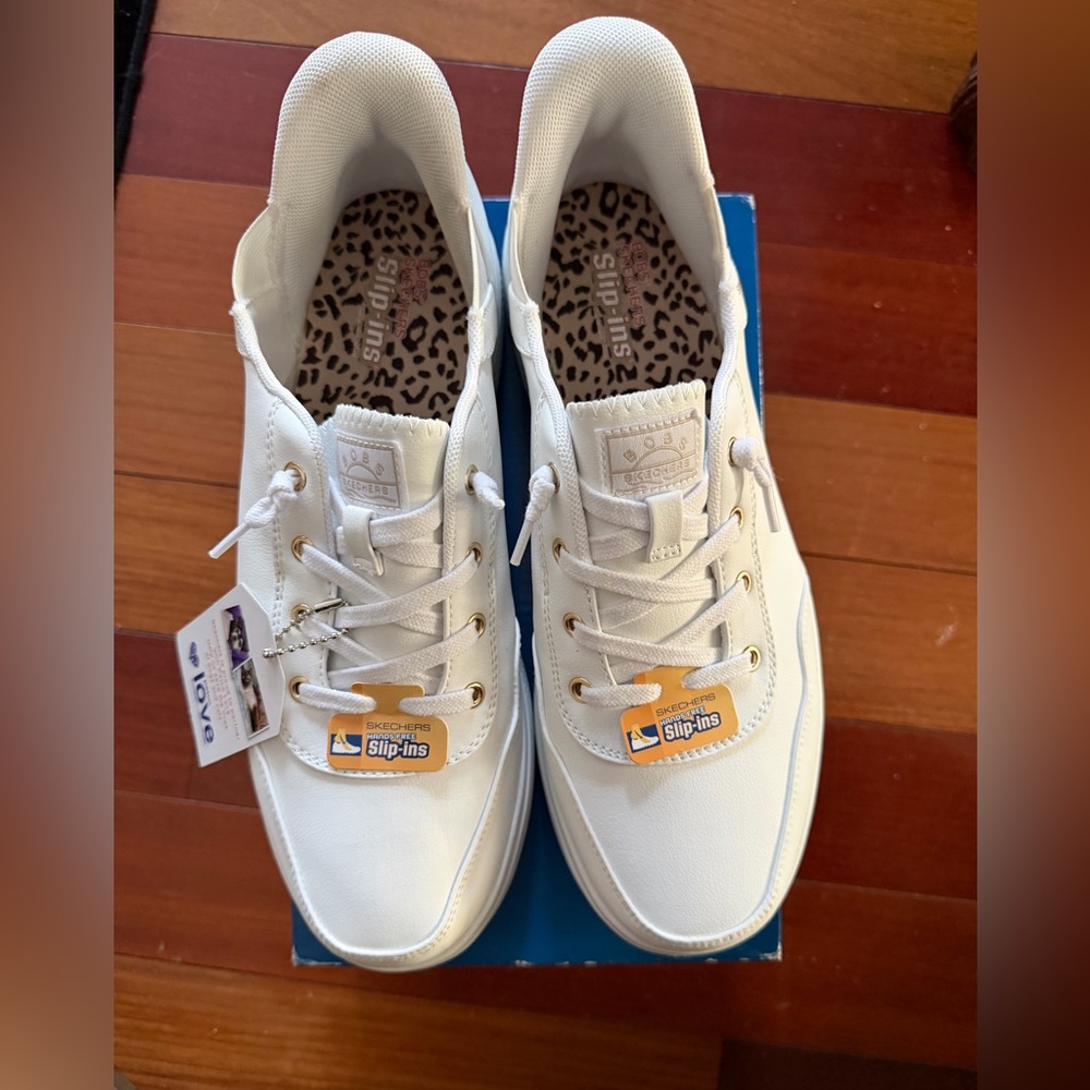 New BOBS Skechers Hands Free White Sneakers Sz 10 $70 - Picture 4 of 8